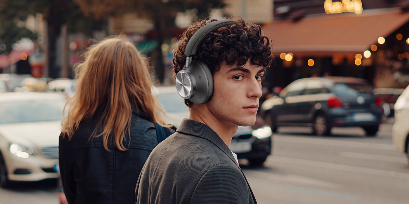 Dynamic Acoustic Isolation. Total Audio Immersion.